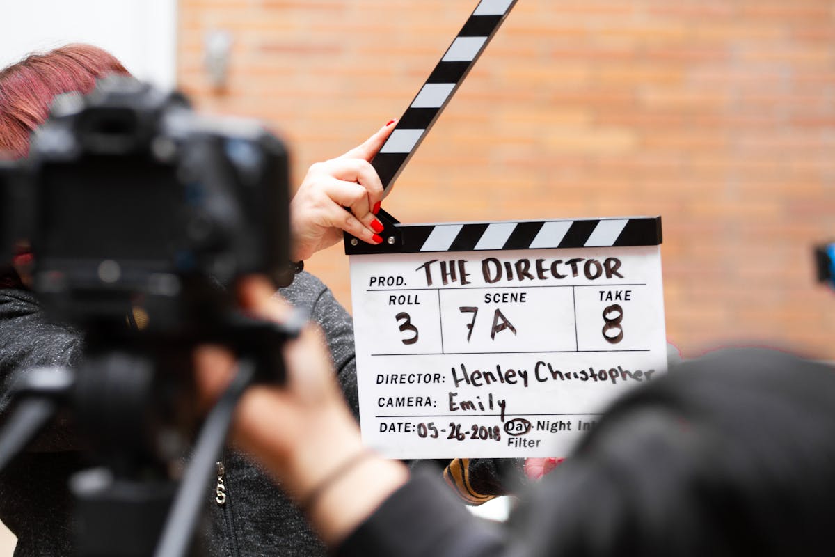Technologie cinéma moderne — caméra numérique et équipement de plateau